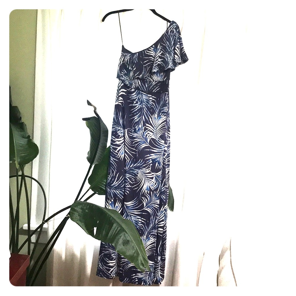 New without tags A PEA IN THE POD maternity dress